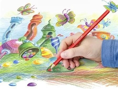 Lapsa me ngjyra STAEDTLER Ergosoft 157 M36, set 36 copë, kuti metalike, shumëngjyrëshe