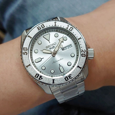 Orë dore Seiko 5 Automatic SRPE71K1