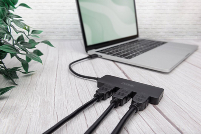 USB HUB Digitus me 3 porta USB C në 3x HDMI, 4K, i zi