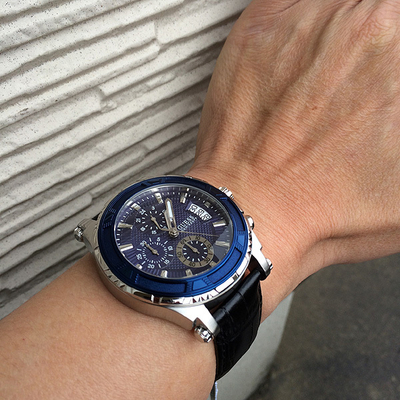 Orë dore Guess Pinnacle W0673G4