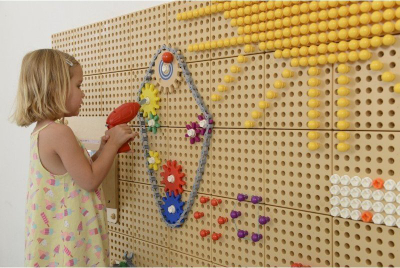 Set lodër edukative Masterkidz Wall Panels Gears and Chain, 79 pjesë, STEM, shumëngjyrësh