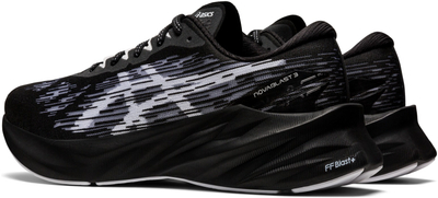 Atlete vrapimi Asics Novablast 3, meshkuj, të zeza