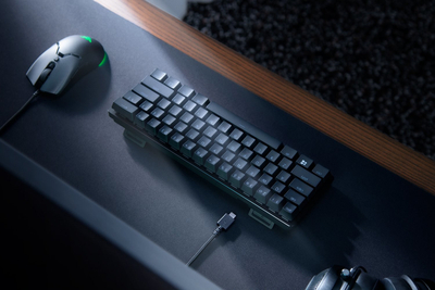 Тастатура за игри Razer Huntsman Mini SWE, Purple Switch, RGB, црна