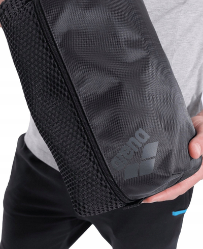 Çantë tualeti Arena One Go Pocket, 7L, rrjetë anësore, e zezë