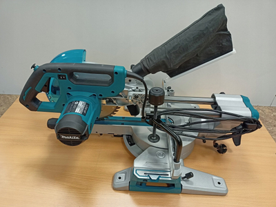 Sharrë e pjerrët rrëshqitëse Makita LS1110F, 260mm, 1450W, me LED