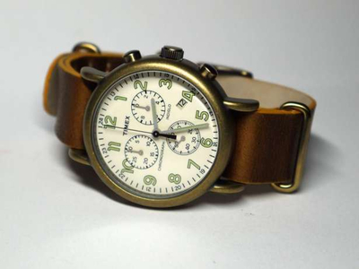 Orë dore Timex TW2P85300