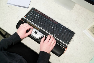 Ергономски глушец Contour Design RollerMouse Red, безжичен, црн