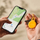 GPS тракер Chipolo LOOP, полнач, Apple и Google Find My, жолт