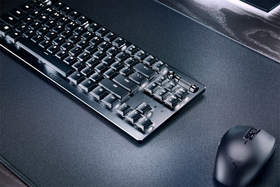 Гејминг тастатура Razer DeathStalker V2 Pro Tenkeyless, безжична, низок профил, со RGB осветлување, црна