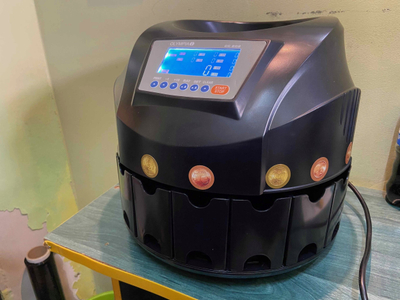 Машина за броење монети Olympia CC 202, 200 монети во минута, LCD екран, црна