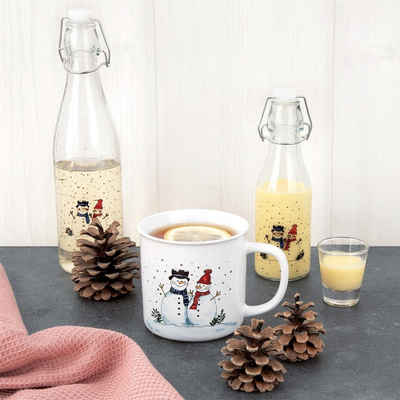 Kupa qeramike Orion 470 ml, motiv dimëror me burra bore, e bardhë
