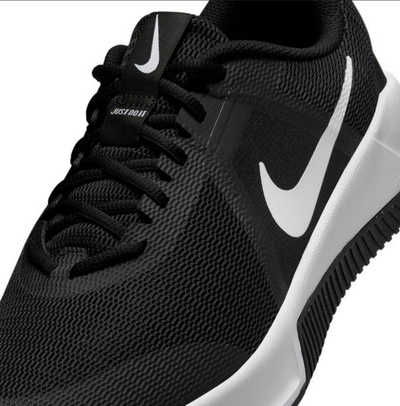 Atlete trajnimi Nike MC Trainer 3 për burra, tekstil, të zeza me të bardha