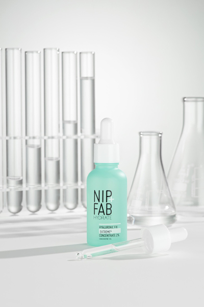 Serum fytyre Nip + Fab Hyaluronic Acid Fix Extreme 4, 2% acid hialuronik, për lagështi të fortë në lëkurë