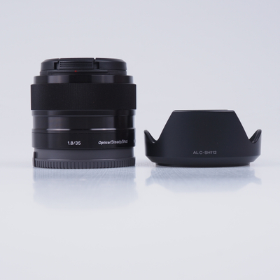 Objektiv Sony E 35mm F1.8 OSS, për Sony E mount, i zi
