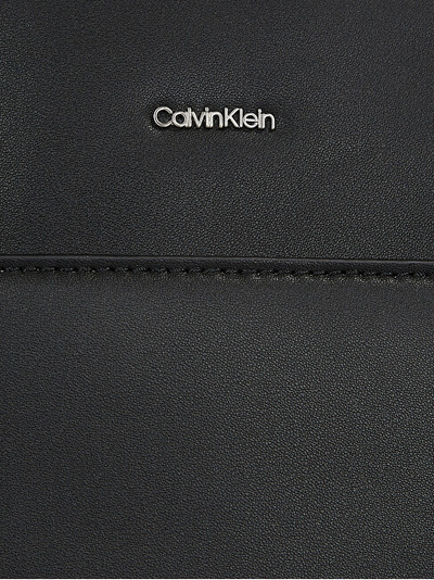 Çantë krahu për femra Calvin Klein, e zezë