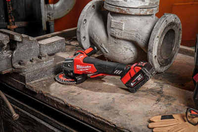 Brushe këndore Milwaukee M18 ONEFSAG125XPDB-502X, 125 mm, pa kabllo, e kuqe
