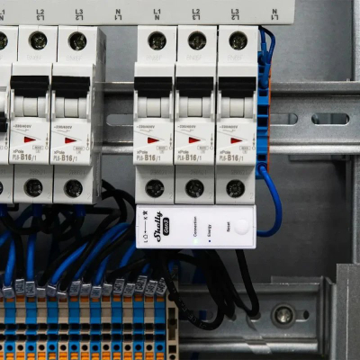 Мерач на енергија Shelly 3EM 63T Gen3, WiFi, трофазен 63A, бел