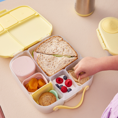 Kuti ushqimi b.box Snack Box, me ndarës të rregullueshëm, blush rozë