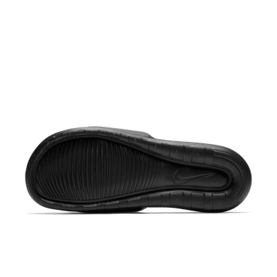 Shapka Nike Victori One për burra, të lehta edhe të rehatshme, të zeza