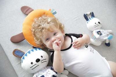 Lodër lepurush i butë ToTs Besties Fur-Ever ™ Bunny, i bardhë