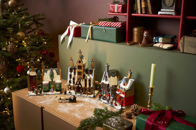 Set Lego Harry Potter Hogsmeade Collector s Edition 76457, 12 minifigura, model për të rritur, shumëngjyrësh