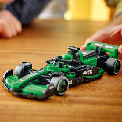 Set LEGO Speed Champions KICK Sauber F1 Team C44 Race Car, model gare, 10+
