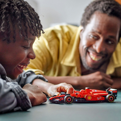 Сет за градење ЛЕГО Speed Champions Ferrari SF-24 F1, модел тркачки автомобил, за деца 10+