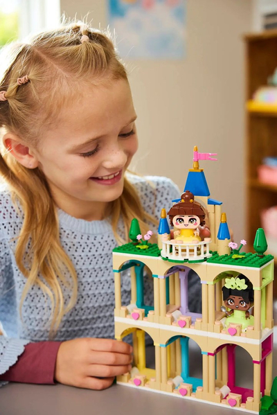 Lodër LEGO Disney 43291 Mini Princeshat Belle dhe Tiana, kështjellë, shumëngjyrëshe