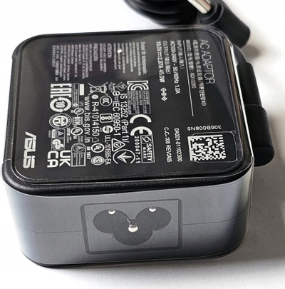 Adapter rryme ASUS 0A001-00694300, 45W, për laptop, ngjyrë e zezë