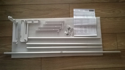 Varëse rrobash teleskopike Maximex, 58 108 cm, 4 shufra, e bardhë