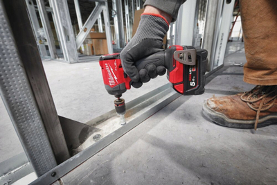 Set veglash pa kabllo Milwaukee M18 FPP6E3-502B, 18V, 2x 5Ah Li-Ion, e kuqe me të zezë