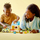 Lodër ndërtimi LEGO DUPLO 10986 Family House on Wheels, set familjar, për kalamaj 2+