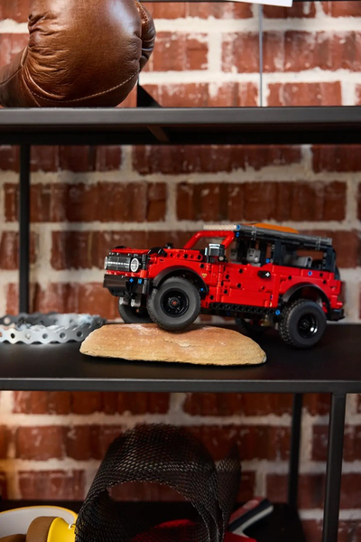 Lodër ndërtimi Ford Bronco, SUV off road, shumëngjyrëshe