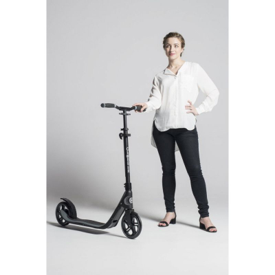 Trotinet qyteti Globber One NL 205, rrota 205 mm, ngjyrë e zezë