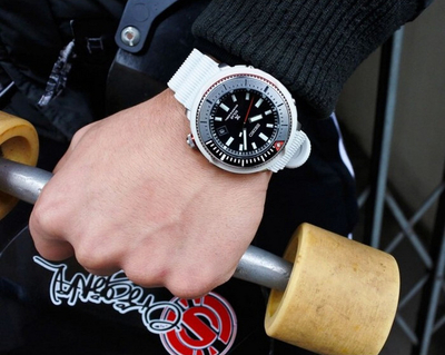 Orë dore Seiko Prospex Street Series SNE545P1