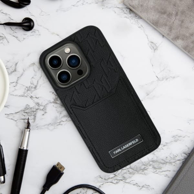 Këllëf telefoni Karl Lagerfeld KLHCP16SPGKHPRPK, për iPhone 16 6.1", me xhep kartash, i zi