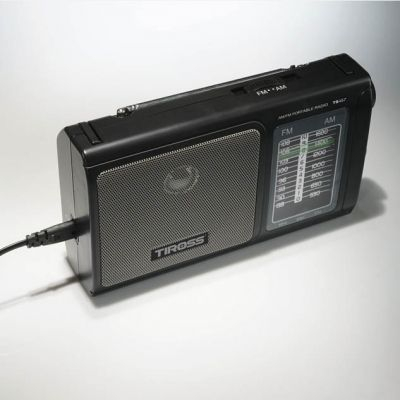 Radio portabël Tiross TS-457, dalje për kufje, disa mënyra furnizimi me energji, gri