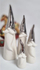 Figurinë zbukuese Krishtlindjesh Saska Garden Santa Gnome, porcelan, 17 cm, e bardhë me kapelë argjendi
