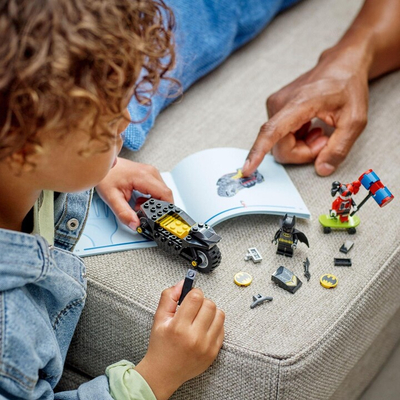 Set LEGO® DC 76220 Batman™ vs. Harley Quinn™