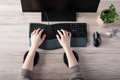 Mbështetëse parakrahu CHERRY SLIDEPAD ERGO, ergonomike, e zezë