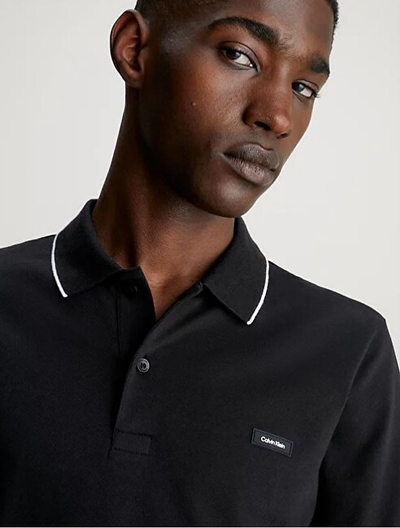 Maicë për meshkuj Calvin Klein Slim Fit, e zezë