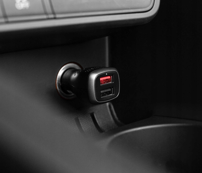Полнач за автомобил TomTom High-Speed Dual Charger, две излезни порти, брзо полнење, црн