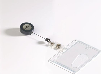 Mbajtëse kartelash Staples DURABLE, mekanizëm tërheqës, 54x85 mm, transparente, 10 copë