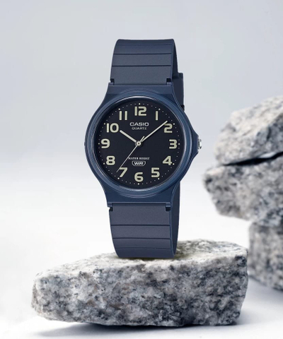 Рачен часовник Casio MQ24UC-2B, аналоген, отпорен на вода, темно сина боја