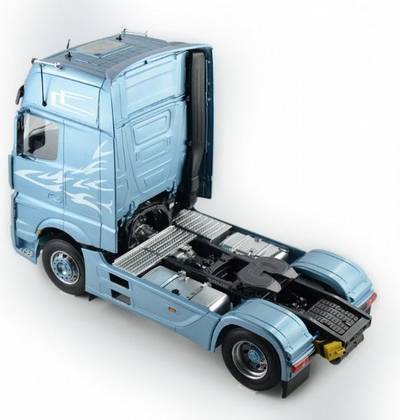 Kamion Italeri për montim Mercedes Benz Actros MP4 Gigaspace (3905)