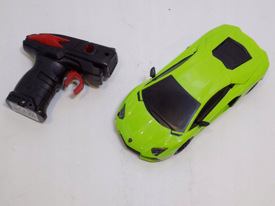 Makina me telekomandë Revell Lamborghini Aventador, 2.4 GHz, shpejtësi 10 km/h, jeshile