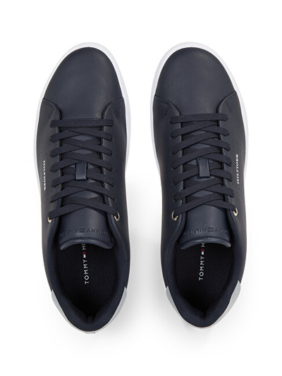 Atlete për meshkuj Tommy Hilfiger, nr. 44, të zeza