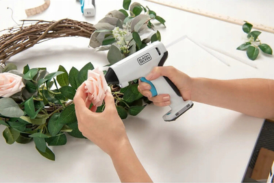 Pиштол за лепак Black and Decker BCGL115, без кабел, 3.6V Li ion, USB порта
