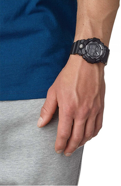Orë për meshkuj Casio, e zezë