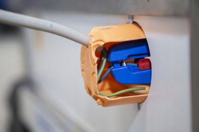 Mjet për zhvesh kabllosh Weicon Pro Wire Stripper No.5, me ndalesë të rregullueshme, i rehatshëm në dorë, ngjyrë e verdhë